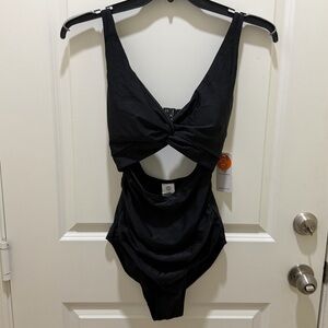 NWT- Women’s Charmo Black Cut Out One-Piece Twist Front Swimsuit  Sz M